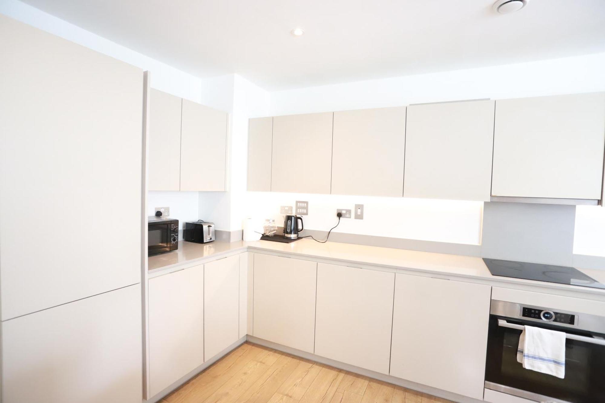 Appartamento Spacious 3-story Retreat With Rooftop Terrace And Modern Amenities *
