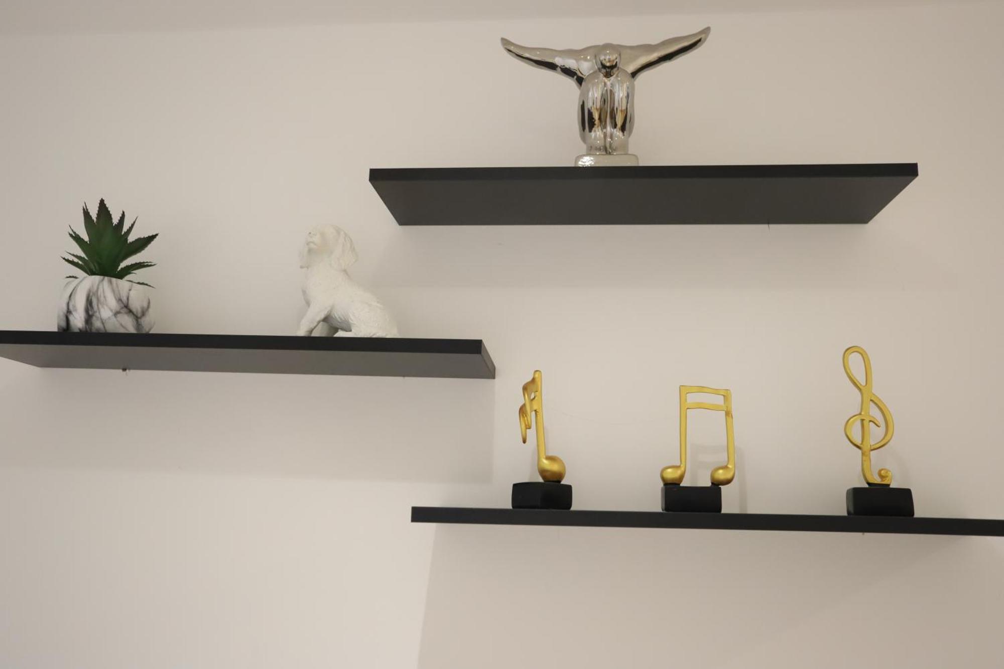 Spacious 3-story Retreat With Rooftop Terrace And Modern Amenities * Londra
