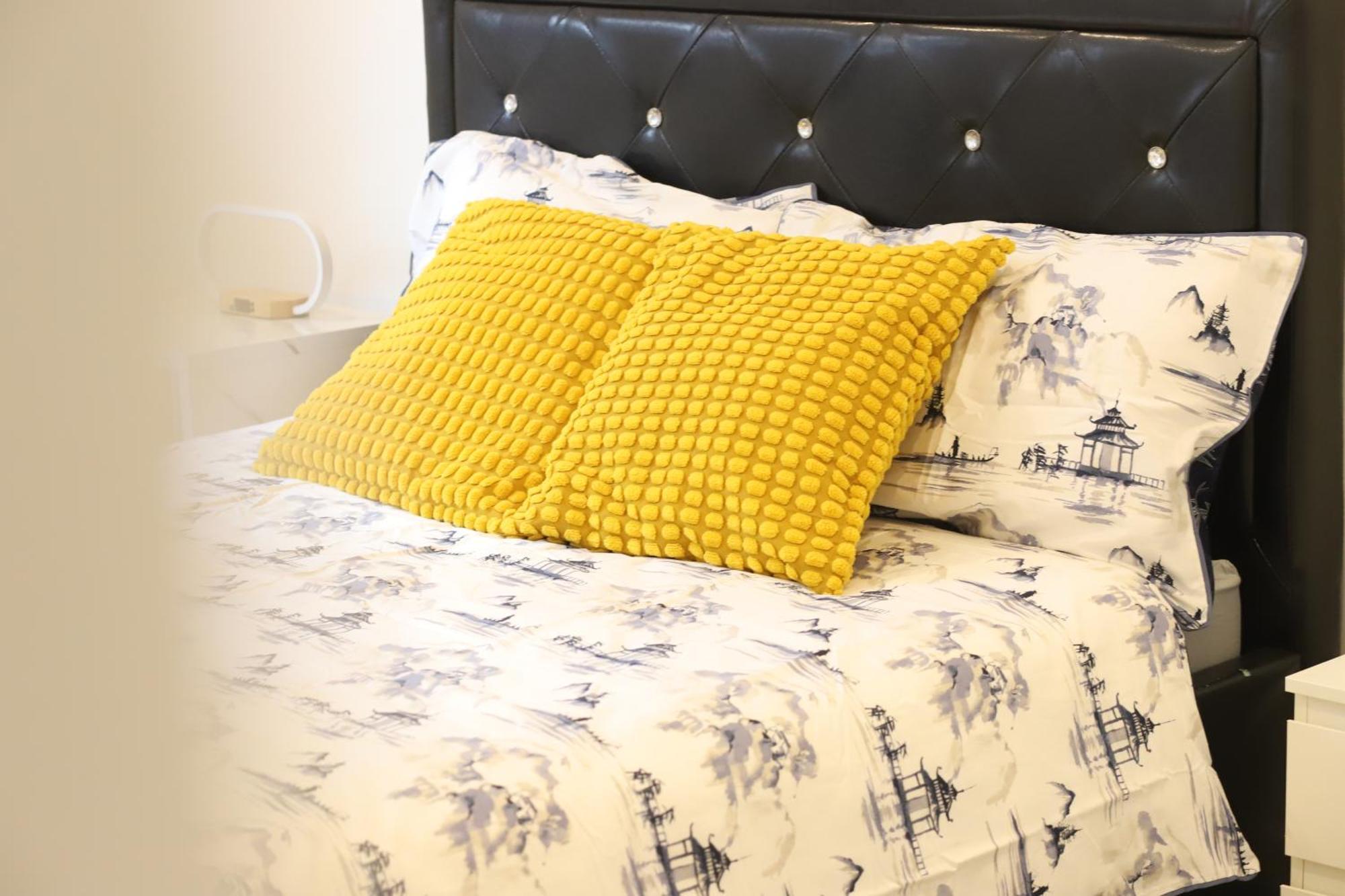 Spacious 3-story Retreat With Rooftop Terrace And Modern Amenities * Londra