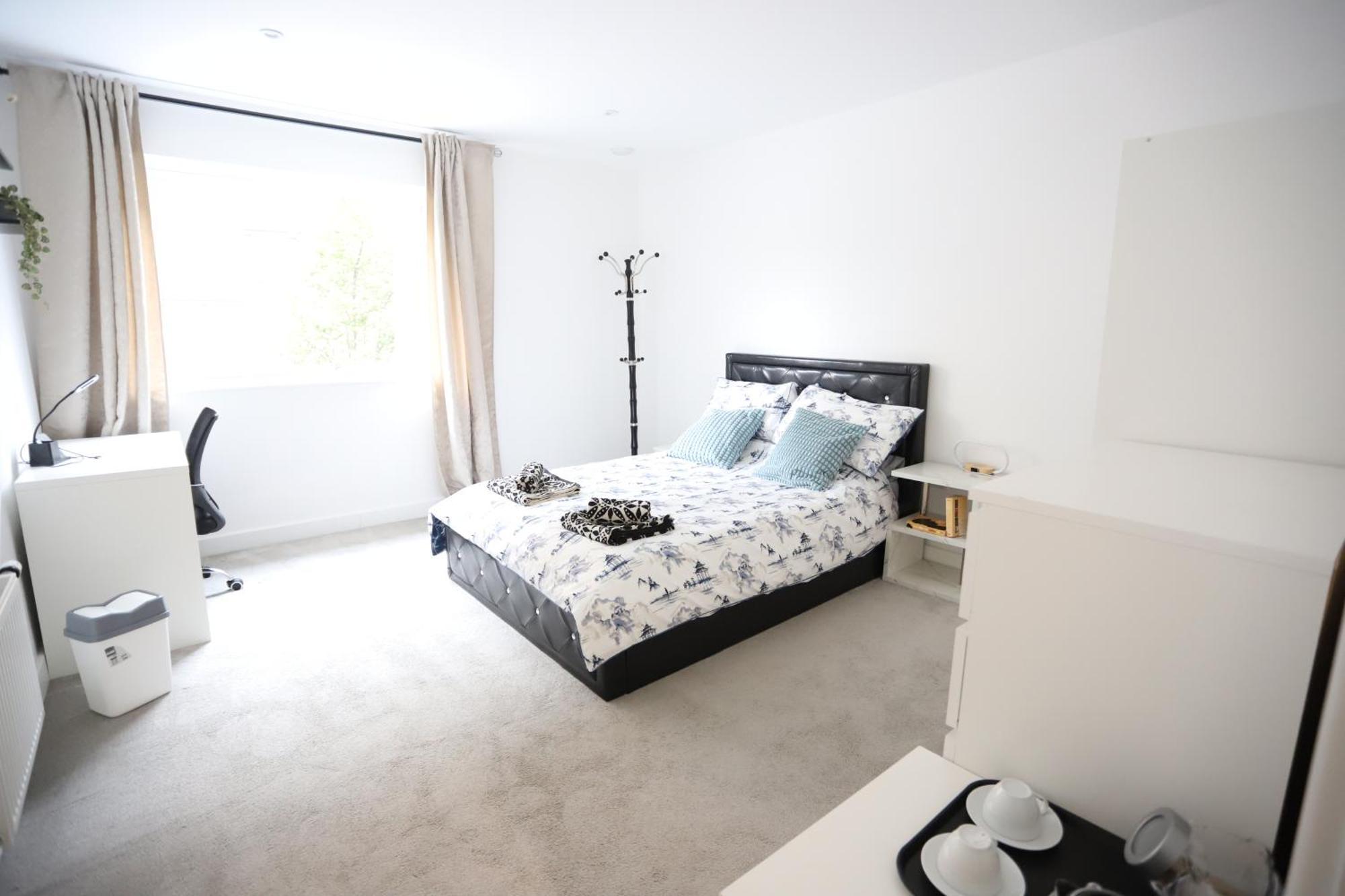 Appartamento Spacious 3-story Retreat With Rooftop Terrace And Modern Amenities